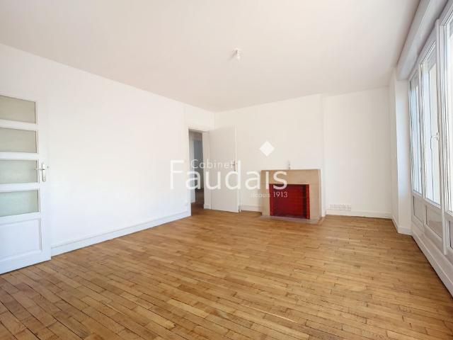 Location Appartement 3 pièces 76m² ST LO 50000
