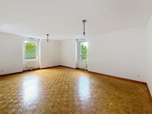 Location Appartement 3 pièces 76m² PETIT COURONNE 76650