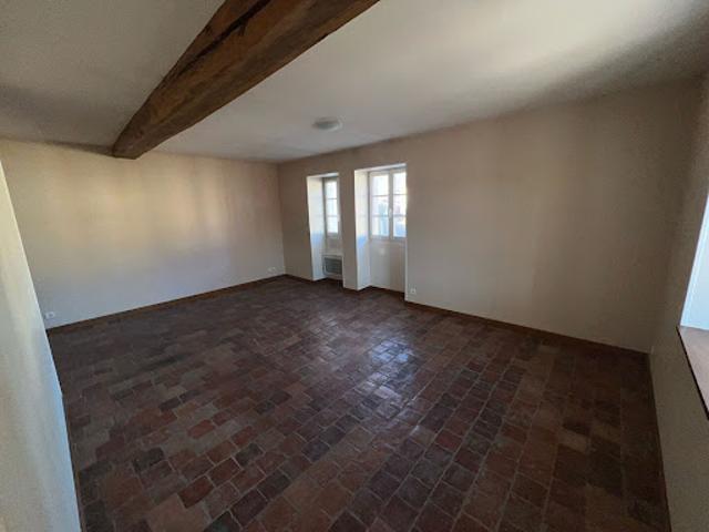 Location Appartement 3 pièces 78 m2 Gy l'Evêque