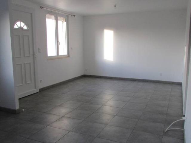 Location Appartement 3 pièces 78m² ARTHES 81160