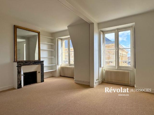 Location Appartement 3 pièces 78m² BORDEAUX 33000