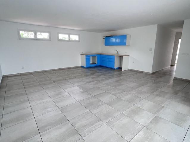 Location Appartement 3 pièces 78m² LA TRINITE 97220