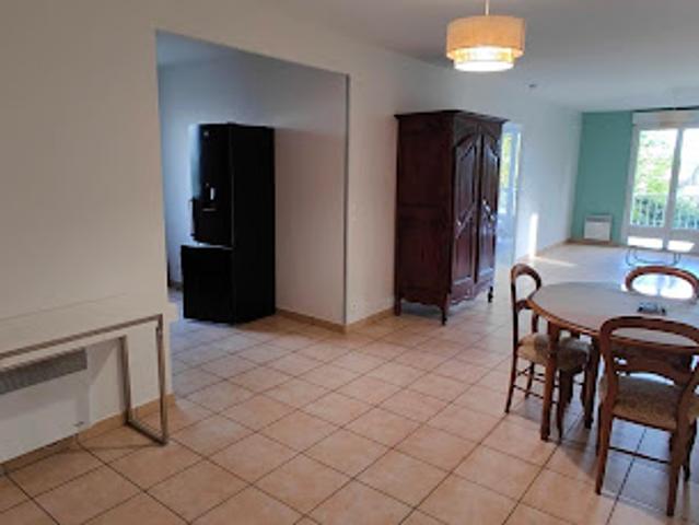 Location Appartement 3 pièces 79 m2 Igny