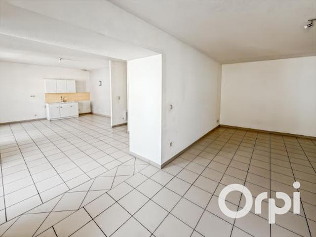Location Appartement 3 pièces 79.21 m2 Baix