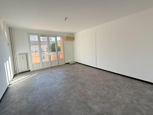 Location appartement 3 pièces, 79.35m², Nîmes