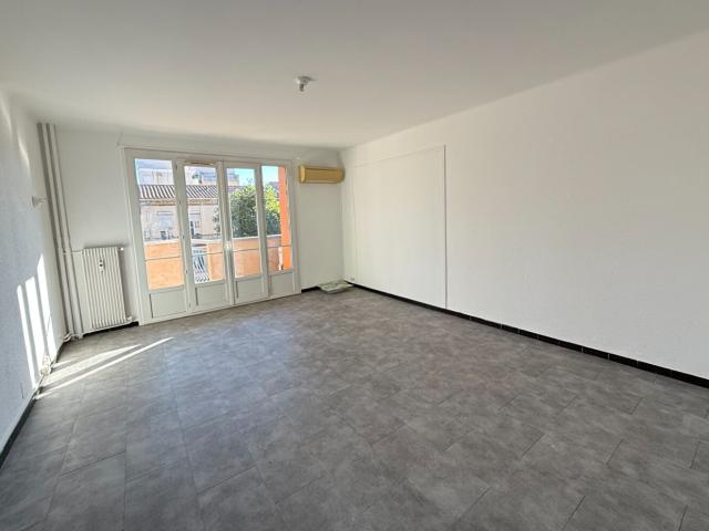 Location appartement 3 pièces, 79.35m², Nîmes