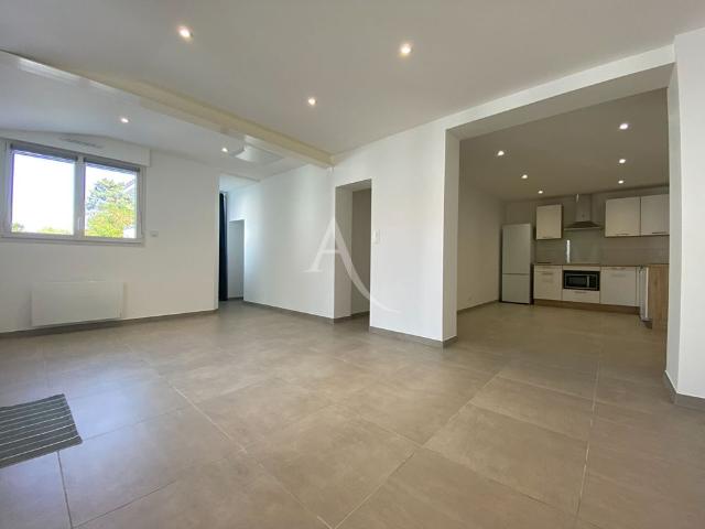 Location Appartement 3 pièces 79m²