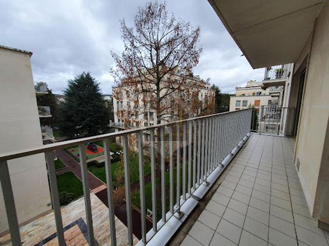 Location Appartement 3 pièces 83.65 m2 Versailles