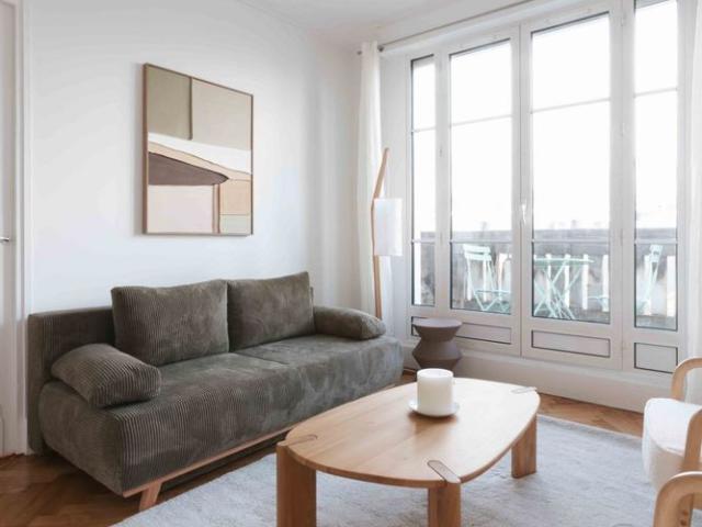 Location Appartement 3 pièces 83m² PARIS 8ème