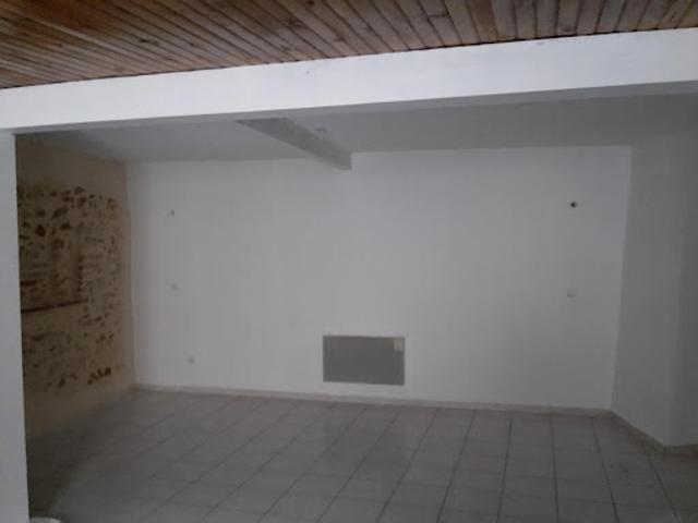 Location Appartement 3 pièces 80 m2 Baixas