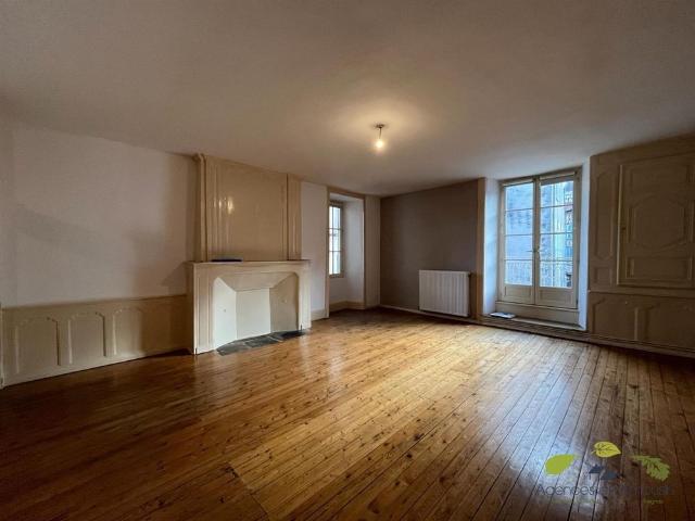 Location Appartement 3 pièces 80m² ST LEONARD DE NOBLAT 87400