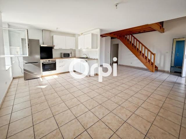 Location Appartement 3 pièces 81.4 m2 Saint Laurent de Chamousset