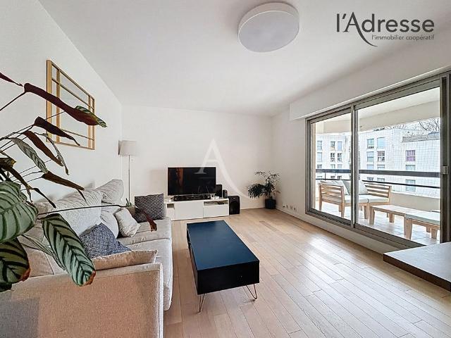 Location appartement 3 pièces, 81.00m², Suresnes