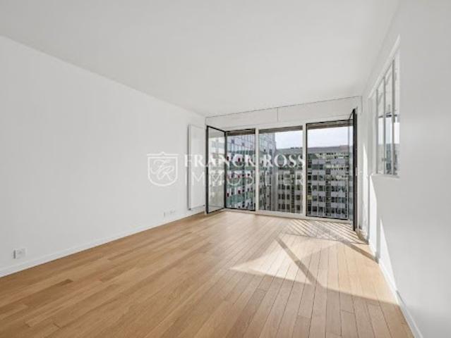 Location Appartement 3 pièces 81 m2 Paris 7ème