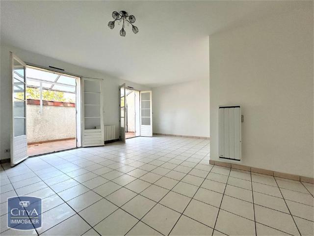 Location Appartement 3 pièces 81m² LA ROCHE CHALAIS 24490