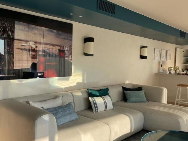 Location Appartement 3 pièces 81m² MARSEILLE 7ème