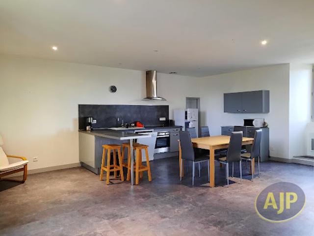 Location Appartement 3 pièces 82.7 m2 Montils