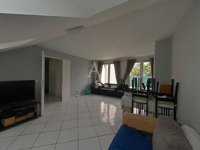 Location appartement 3 pièces, 82.00m², Torcy