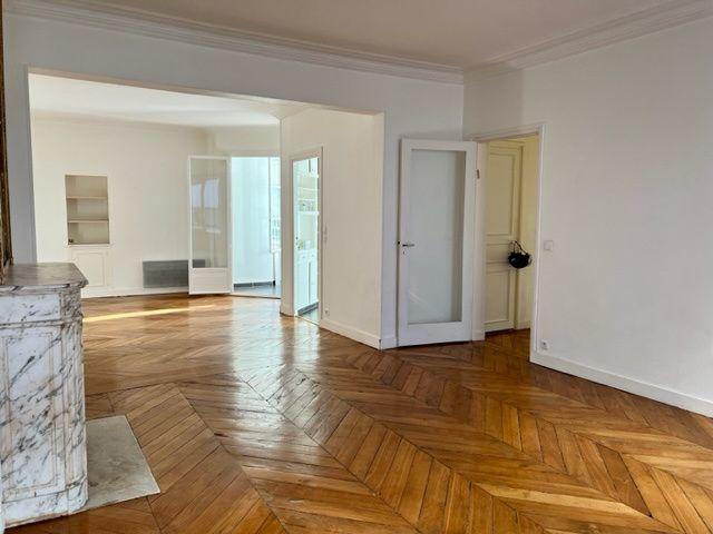 Location Appartement 3 pièces 82m² PARIS 7ème