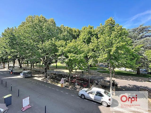 Location Appartement 3 pièces 84.5 m2 Néris les Bains