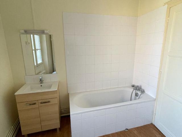 Location appartement 3 pièces, 84.64m², Blois