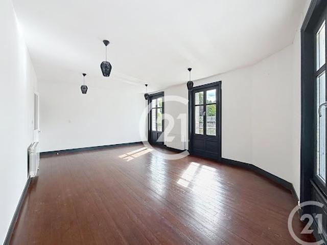 Location Appartement 3 pièces 84 m2 Cognac