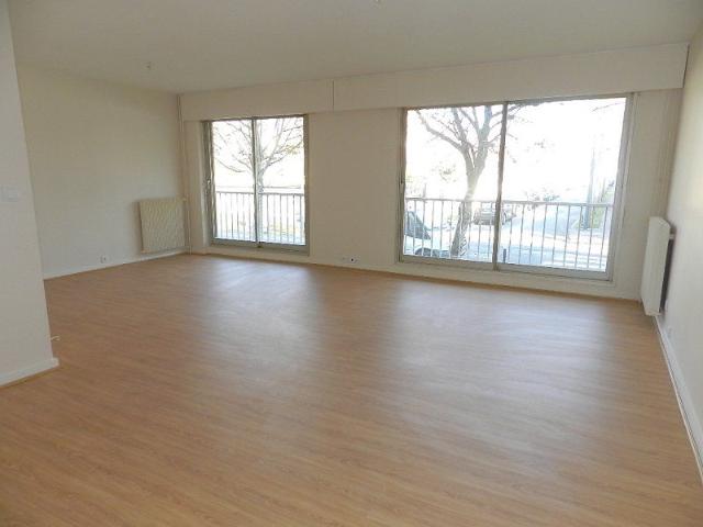 Location Appartement 3 pièces 84m²