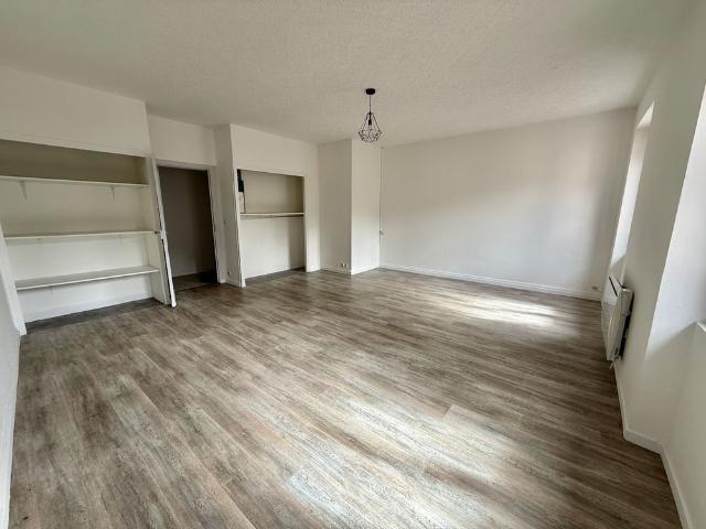 Location Appartement 3 pièces 84m²
