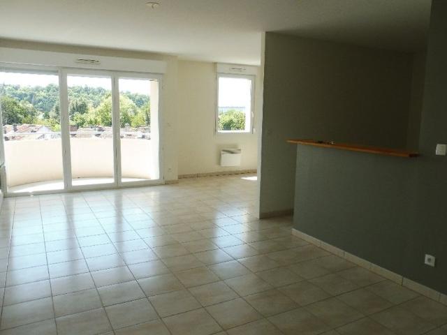 Location Appartement 3 pièces 84m² ANGOULEME 16000