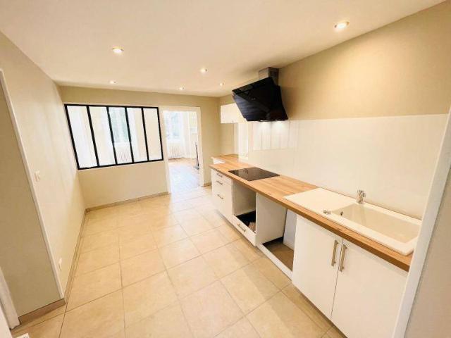 Location appartement 3 pièces 85.18 m² à Mâcon 71000 5 795 €