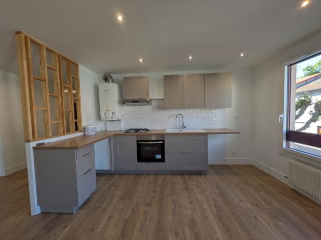 Location Appartement 3 pièces 85m² CHAMALIERES 63400