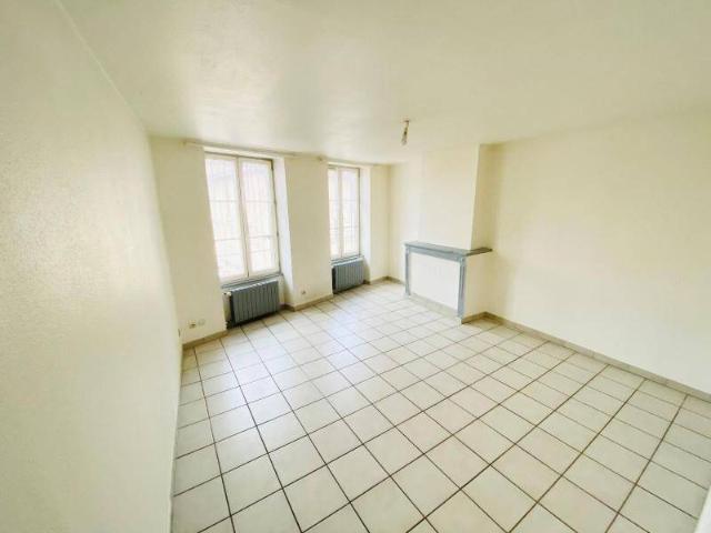 Location appartement 3 pièces 86.08 m² à Mâcon 71000 4 520 €
