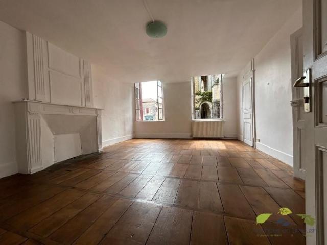 Location Appartement 3 pièces 86m² ST LEONARD DE NOBLAT 87400
