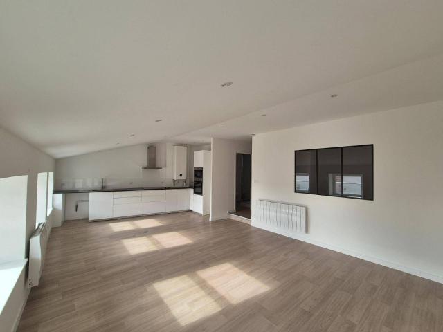 Location appartement 3 pièces 93.63 m² à Mâcon 71000 4 799 €