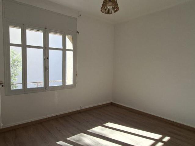 Location Appartement 3 pièces 93m² MARSEILLE 8ème