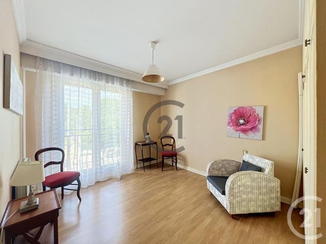 Location Appartement 3 pièces 92m² MELUN 77000