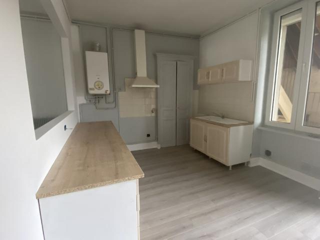Location Appartement 3 pièces 95m² LE CREUSOT 71200