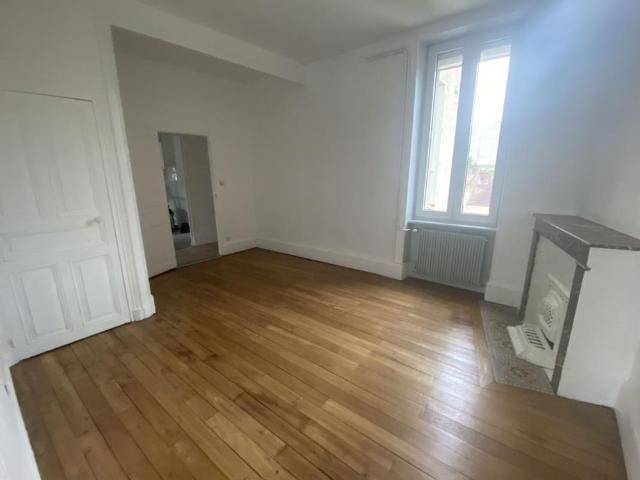 Location Appartement 3 pièces 95m² LE CREUSOT 71200