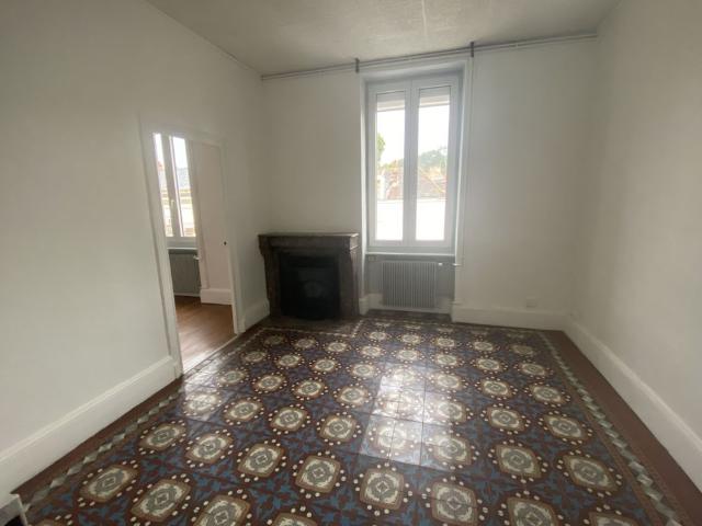 Location Appartement 3 pièces 95m² LE CREUSOT 71200