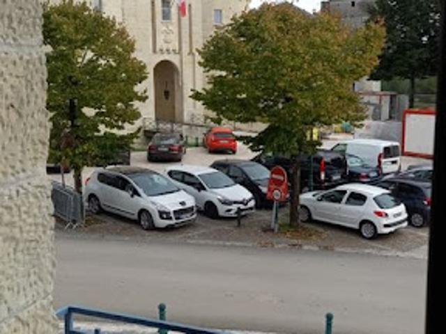 Location Appartement 3 pièces 96 m2 Jonzac