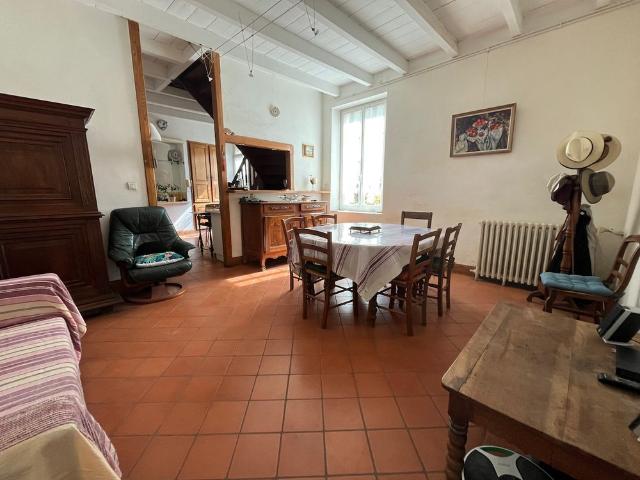 Location Appartement 3 pièces 98m²