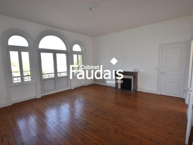 Location Appartement 3 pièces 98m² CARENTAN LES MARAIS 50500