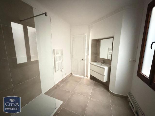 Location Appartement 3 pièces 98m² MARSEILLE 2ème