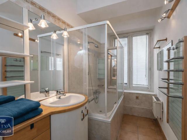 Location Appartement 3 pièces 101m² MARSEILLE 1er