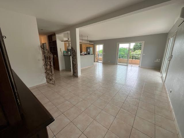 Location Appartement 3 pièces 102.45 m2 San Nicolao