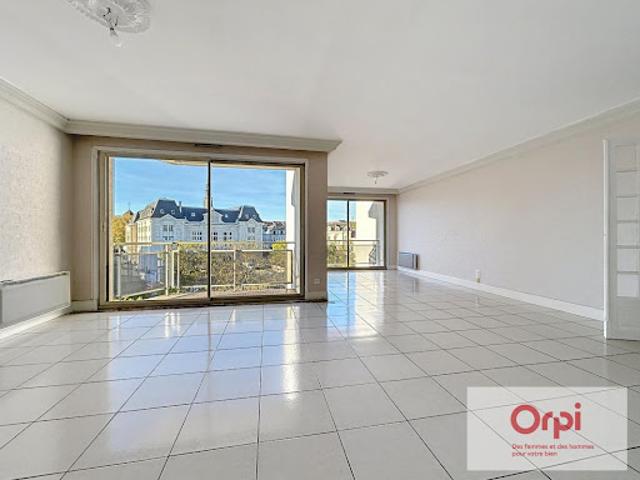 Location Appartement 3 pièces 104 m2 Montluçon