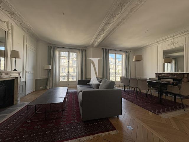 Location Appartement 3 pièces 114 m2 Paris 18ème