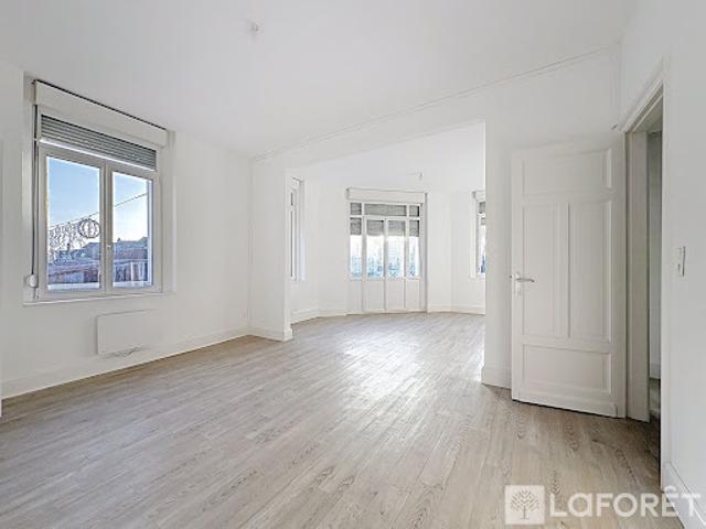 Location Appartement 3 pièces 117.86 m2 Merville