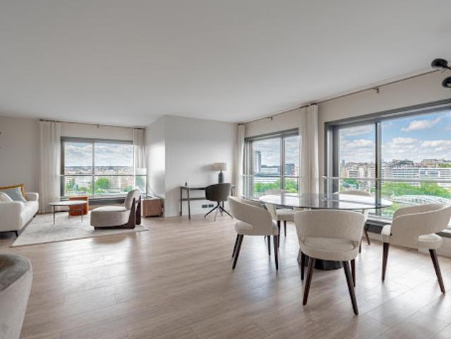 Location Appartement 3 pièces 131 m2 Paris 15ème
