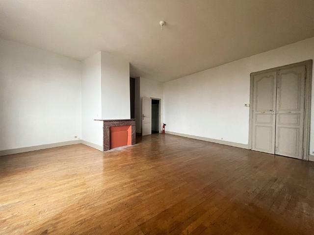 Location Appartement 3 pièces 159m²